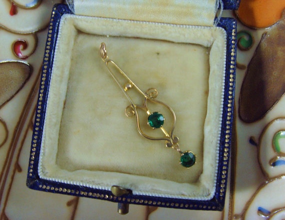 Antique Art Nouveau 9ct gold green paste pendant