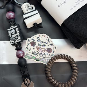 Set de regalo para amantes de los libros Kindle: Cita con un libro, accesorios literarios según el género para lectores electrónicos