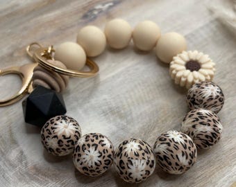 Flower Wristlet Keychain Silicone Bead Leopard Daisy Key Holder Bracelet Wristlet Bangle