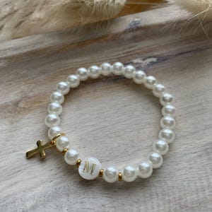 Pulsera de fe personalizada para niña: regalo religioso personalizado con cuentas de cruz y nombre para bautizo, primera comunión o cumpleaños.