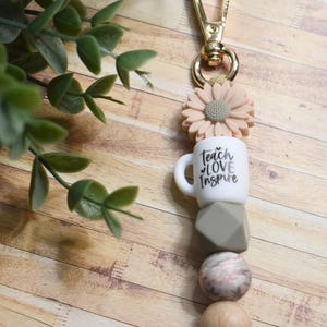 Teach Love Inspire Blush floral porte-clés | Enseignant | Étiquette de sac | Tirette | Porte-monnaie | Cadeau Fête des Mères | Marguerite florale | Retour à l'école