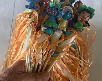 Varitas de fiesta de Lilo & Stitch: Recuerdos de cumpleaños tropicales hechos a mano