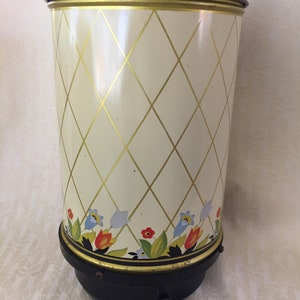 Halls Crocus tin flour bin