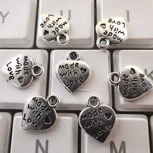 50 Stück doppelseitig gemacht mit Liebeszauber, Antik Silber kleine Herz Charms, 10x12mm Metall Herz Charms, DIY Schmuck Versorgung, Zubehör, C332