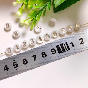 Cuentas de concha de perla de 8 mm con números dorados, cuentas de nácar redondas de doble cara con números, cuentas de números árabes del 0 al 9, 2 a 100 piezas, opcionales, B496