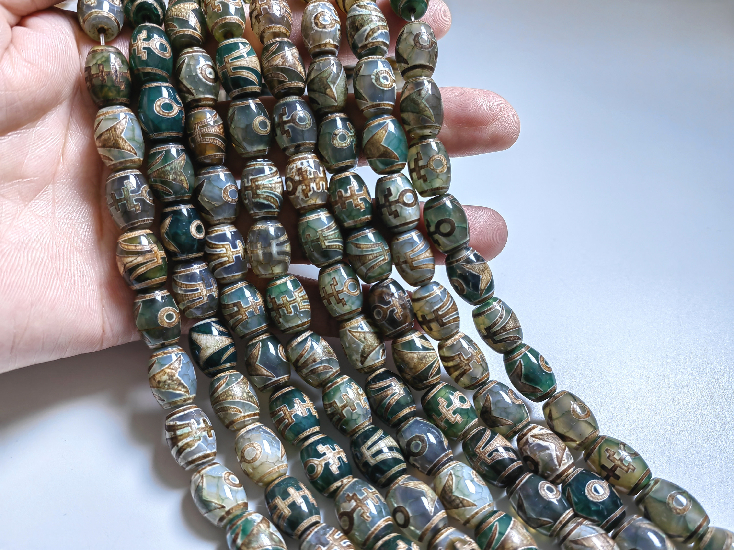 25個入り 古代グリーンチベット瑪瑙 Dzi ビーズ 10 x 14 mm 幸運の瑪瑙