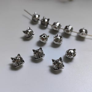 アンティークシルバーダンシングライオンビーズ 20 個、9 x 9 mm メタルライオンヘッドスペーサービーズ、動物ビーズ、中国獅子舞ビーズ、ファインディング、B629