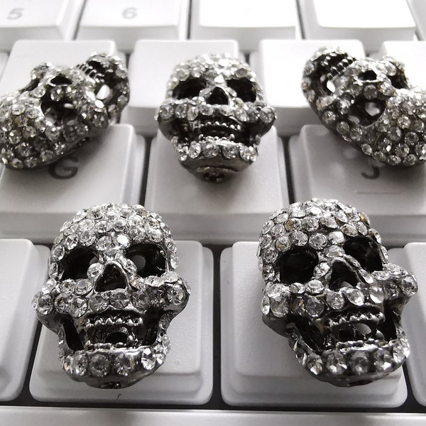 5 - 10 Pcs Clear Crystal Rhinestone Skull Beads, 15x21 mm Gun Metal Skull Beads, Goth Skull Bead, Halloween Jewelry Supply, Findings, B389