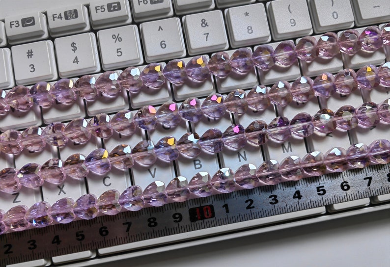10 mm fasetterade kristallpärlor i hjärtform, glänsande kristallglaspärlor i hjärtform, rosa kristallpärlor, 40 cm sträng, gör-det-själv-smyckestillverkning, A641 bild 3