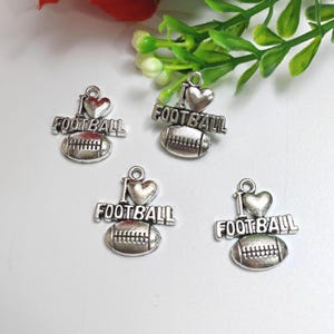 30st antiek zilver I Love Football Charms, I Love Football-hangers, 18 x 20 mm sportsieraden, doe-het-zelf sieradenvoorraad, metalen woordbedels, C674
