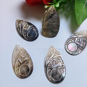 24x43 mm Black Lip Shell Teardrop Charms, Carving Tahitian Drops Charms, Natural Mother of Pearl  Teardrop Charms, 2 - 50 Pcs Optional, C646