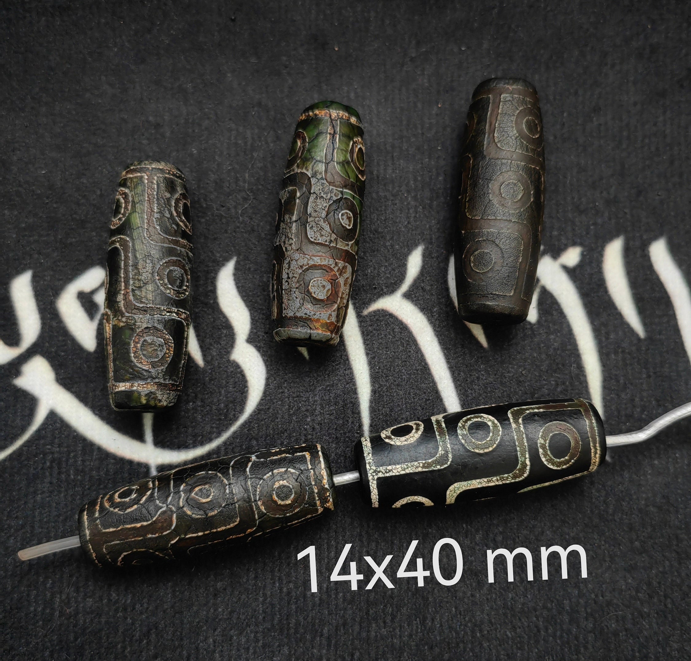 4 - 8個チベットアイDziビーズ、9アイドラムDZI、14 x 40 mmアイ