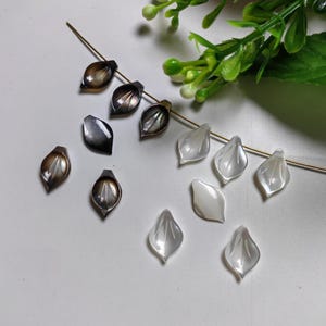 10x15 mm Mother of Pearl Flower Petal Charms, White Pearl Shell Carving Petal Charm, 2 - 50 Pcs Optional, MOP Petal Beads, DIY Jewelry, C626