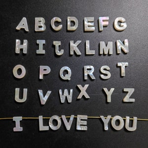 Cuentas de letras del alfabeto de nácar natural, cuentas de letras de la A a la Z, cuentas de letras del alfabeto de concha de perla blanca, dije de letra MOP, 1 a 130 piezas opcionales