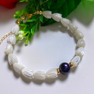 Natural Mother Of Pearl Pikake Beaded Bracelet, MOP Jasmine Flower Bracelet , Pikake Bracelet, Adjustable Bracelets, Quantity Optional, C543