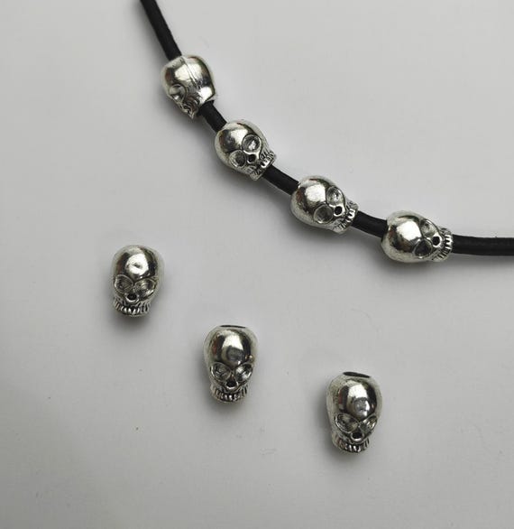 アンティークシルバースカルヘッドビーズ 20個 10 x 12 mm ゴススカル 