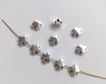 50 o 100 cuentas cruzadas de doble cara, Cuentas de plata antigua, Cuentas cristianas de metal, Dije de cruz pequeño de 8 x 8 mm, Hallazgos, B563