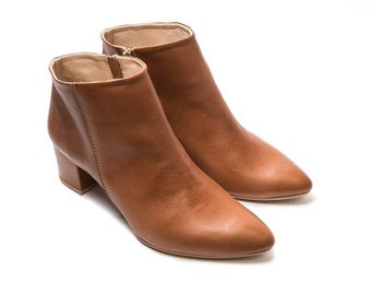 Women's leather boots, autumn and winter suede ankle boots, low heel shoes, large and small sizes, low boots -Wendy