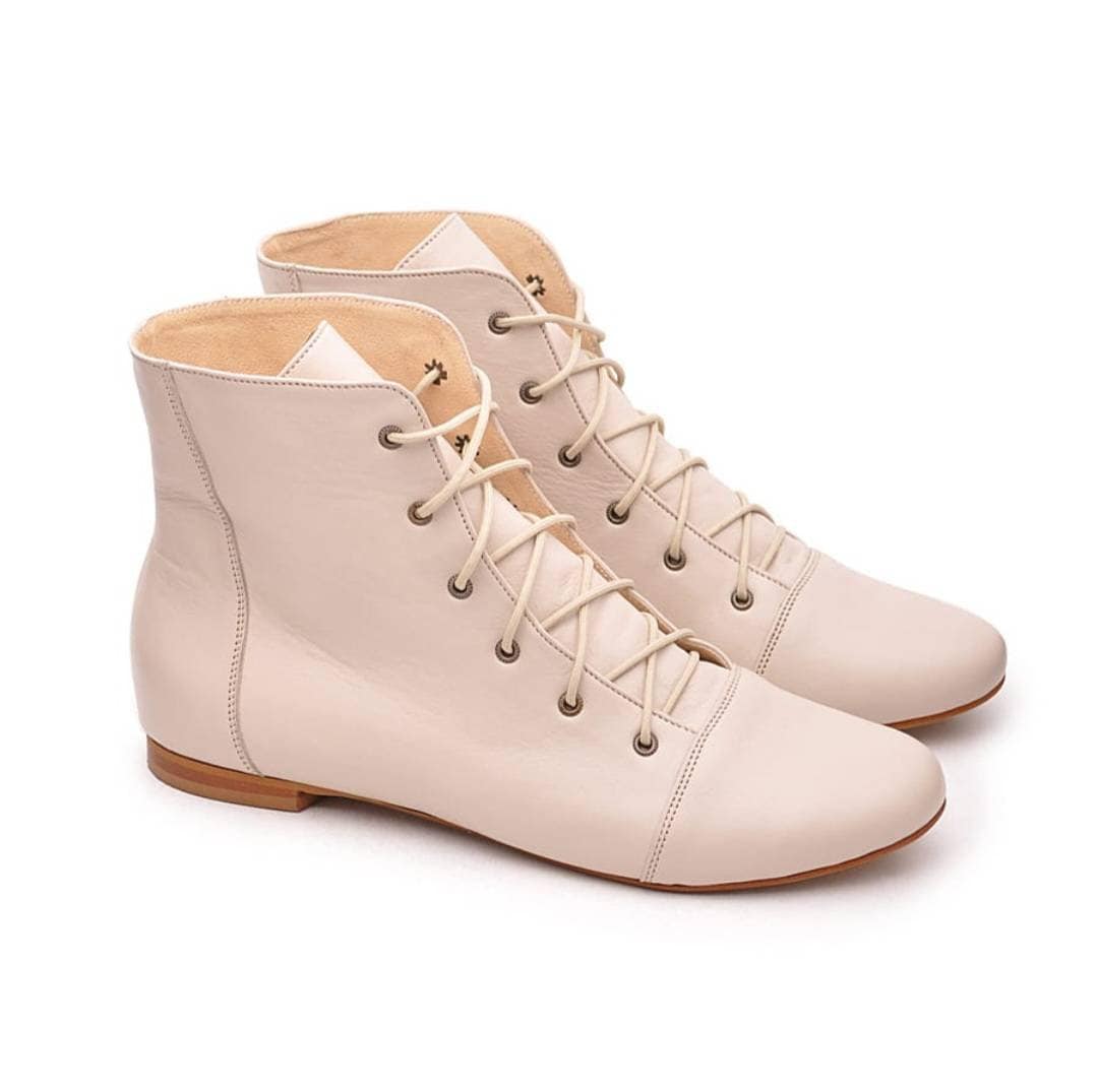 Ladies laced ankle clearance boots