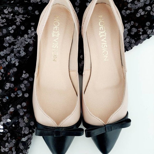 Women's leather pumps, flat shoes, pointed ballerinas, two-tone pumps, large and shops small sizes - Rava