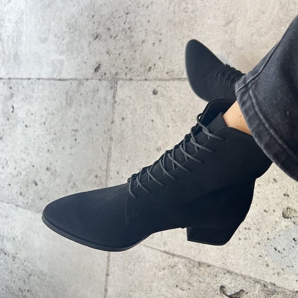 Bottines à lacets en daim, chaussures à lacets pour femmes à talons bas, fait à la main à partir de cuir naturel, bottes noires à lacets