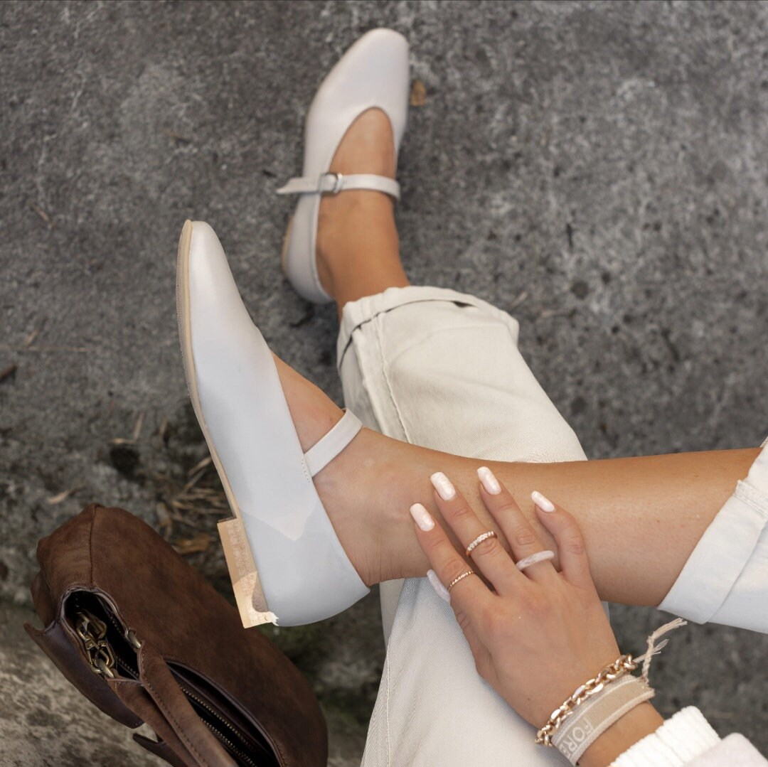 Women's Leather Pumps, Flat Shoes, Ballerinas With Belt