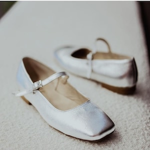 Silver ballet flats, square-toed ballet flats, strappy ballet flats, wedding pumps, women&#39;s leather shoes, glamor style, mary jane shoes