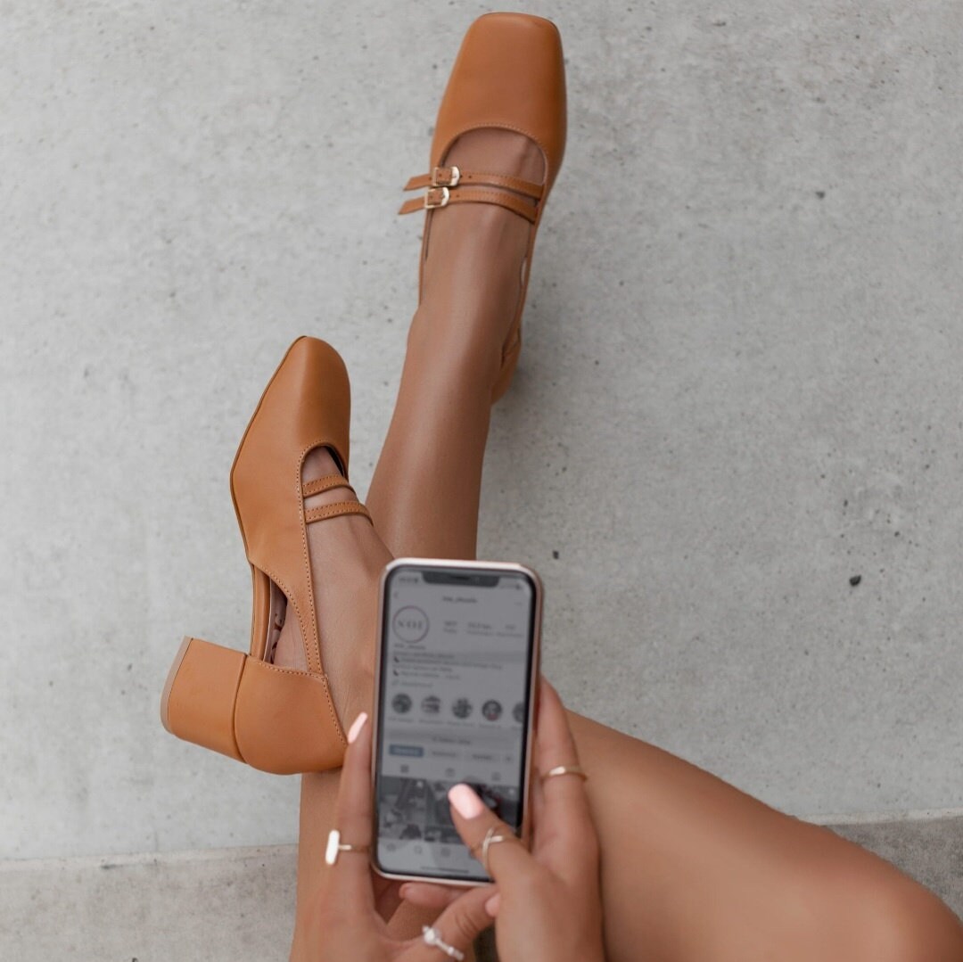 Chaussures Femme Mary-Jane à Talon Moyen – Bout Carré – Confort Et élégance