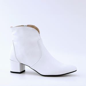 Dames lederen enkellaarsjes, witte dames enkellaarsjes, bruiloft enkellaarsjes, land trouwschoenen, winter trouwschoenen, bruidsschoenen-Parijs