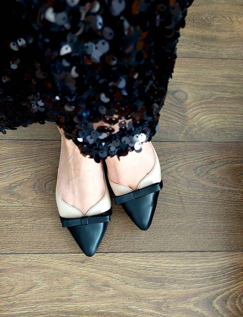 Women's leather pumps, flat shoes, pointed ballerinas, two-tone pumps, large and shops small sizes - Rava