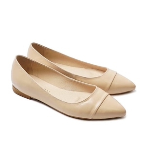 Leather pumps for women, slip-on flats, pointed ballet flats, two-tone beige ballet flats with black pointed toe - Maximo
