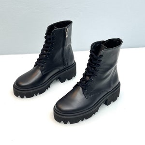 Women&#39;s Leather Ankle Boots, Flat Shoes, Fall Boots, Lace-up Boots, Collateral Boots, Thick Sole - Suz