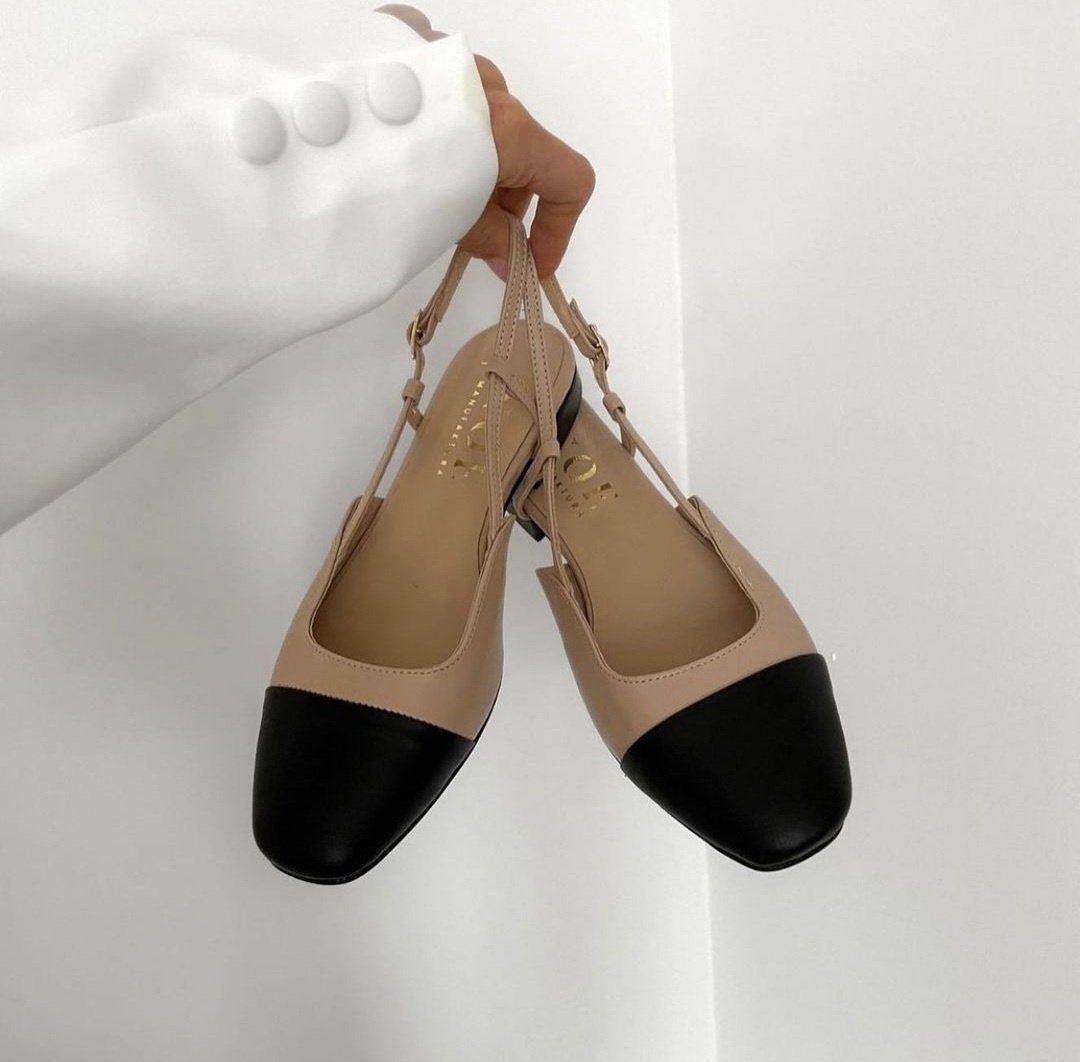 Beige Flat Shoes, Closed Toes Without Heel, Two-color Pumps Beige Flat Shoes, Closed Toes Without Heel, Two-color Pumps