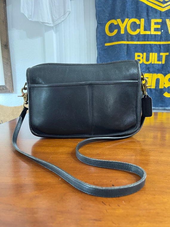 Coach Vintage Companion Flap Bag Purse Crossbody Satchel Navy Blue Leather