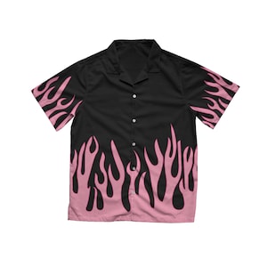 Camicia hawaiana con fiamma rosa in nero