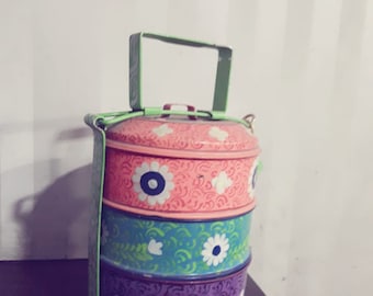 Antiguo tiffin tailandés impreso a mano grabado 3 niveles LUNCH BOX 1930s Viejo tiffin para uso de viaje