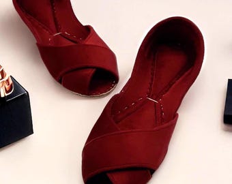 Burgundy Velvet Wedding Flats: Maroon Open Toe Bridal Shoes, Comfortable Reception Crisscross Juttis