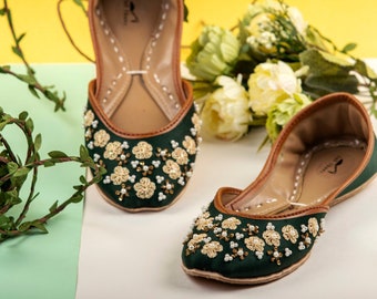 Handmade Green Khussa Jutti: Ethnic Indian Mojari Flat Shoes