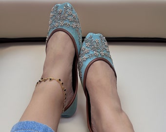 Belleza Realzada - Sky Blue Embellished Ballet Flat Shoes Blue Jutis Blue Mojari Blue Khussa