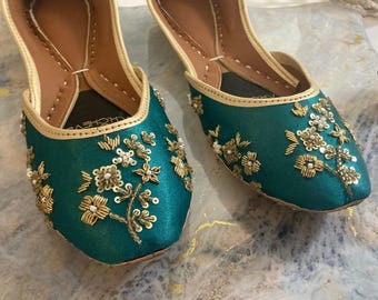 Emerald Green Khussa Juttis: Handcrafted Bridal Ballet Flats