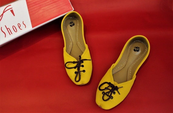 yellow flats near me