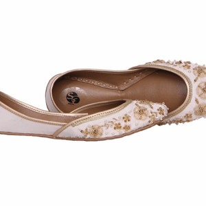 Belleza Blanca - Handmade Embellished Daisy White Women Flats Ballet Flats Sequins Khussa Juti Sequins Bridal Shoes Mojari Indian Juttis