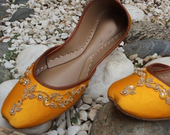 Pissenlit rêveur - Pissenlit jaune embelli ballerines jaune Jutis jaune Mojari jaune Khussa Mehendi chaussures Mayun Jutti