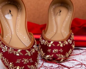 Bailarinas nupciales rojas y doradas: Zapatos Jutti para bodas indias