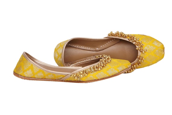 yellow khussa