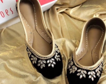 Handmade Black Embellished Mojari Flats: Classic Indian Shoes