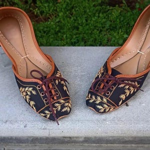 Casual Exquisite - Handmade Casual Lace Women Flat Shoes Ballet Flats Lace Shoes Juti Ethnic Shoes Casual Shoes Mojari Jutti Summer Shoes