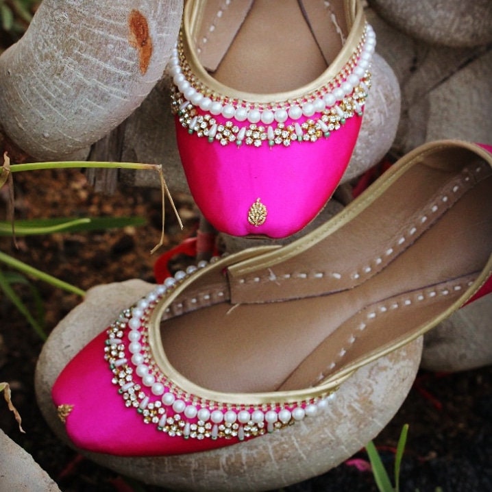 Pink khussa best sale