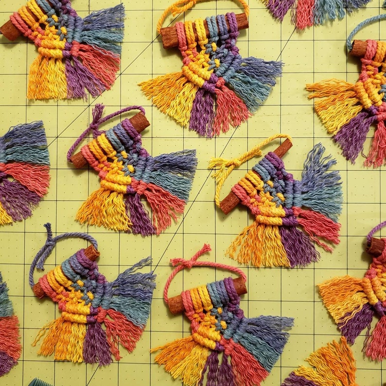Rainbow Macrame /& Cinnamon Sticks Christmas Ornaments