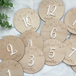 Juguetes colgantes con forma de galaxia para el espacio, hitos para bebés, marcadores de madera con forma de luna y estrellas, hitos acrílicos en capas, regalo para recién nacidos